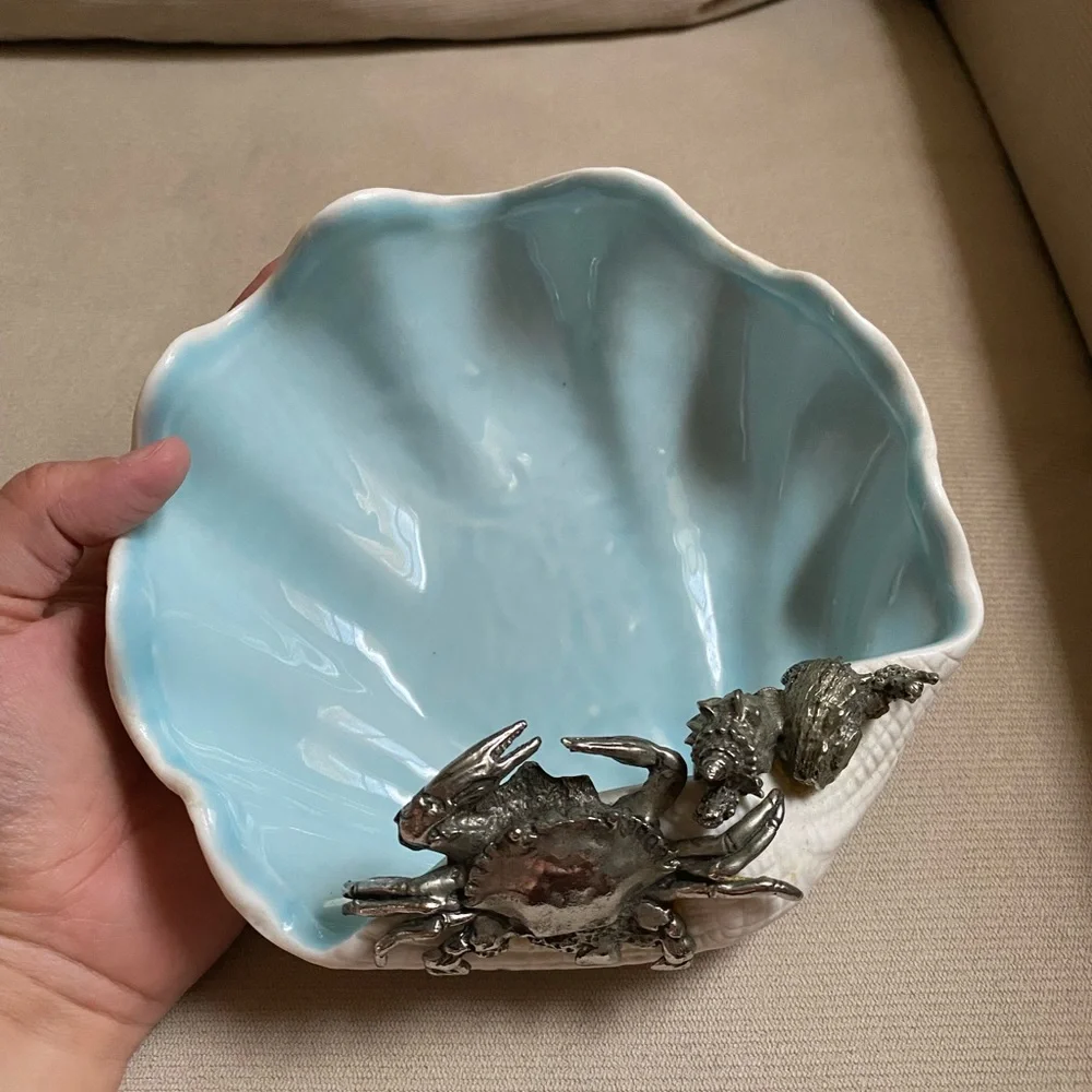 CERAMIC SEA SHELL DECORATIVE BOWL WITH CRAB ACCENT